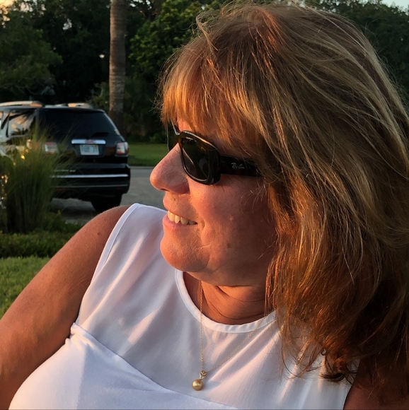 Meet your Posher, Vivianna - Picture 1 of 1